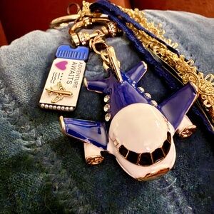 ‘Adventure Awaits’ Bag Charm